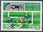 Sellos de Europa - Italia -  75º ANIV. DE LA FEDERACIÓN ITALIANA DE FÚTBOL. Y&T Nº 1138