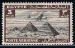 Stamps : Africa : Egypt :  Scott  C8   Avion Y Piramides de Gaza