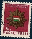 Sellos de Europa - Hungr�a -  Medalla con bandera República Popular de Hungria