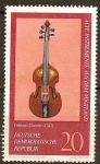 Stamps Germany -  Instrumentos antiguos de la Vogtland.Agudos viola (1747)(1900)DDR.