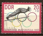 Sellos de Europa - Alemania -  Juegos Olímpicos de Invierno, Innsbruck, 1964.Saltador de esquí en fase de vuelo (DDR)
