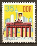 Stamps : Europe : Germany :  10a Aniv del Muro de Berlín. Puerta de Brandenburgo(DDR)