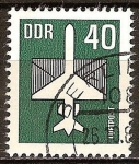 Sellos de Europa - Alemania -  Correo aéreo.Avión y el sobre (las alas son parte de la dotación)DDR