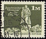 Stamps : Europe : Germany :  Sowjetisches Ehrenmal Berlin - Treptow