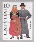 Stamps Europe - Latvia -  trajes