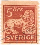 Sellos de Europa - Suecia -  LEON DE LOS VASA DENT. 10 VERT 1920-24 Y&T Nº 124