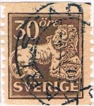 Stamps Sweden -  LEON DE LOS VASA DENT. 10 VERT 1920-24 Y&T Nº 135