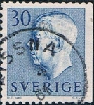 Sellos de Europa - Suecia -  GUSTAVO VI ADOLFO 1957. DENT. A 3 LADOS Y&T Nº 422a