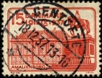 Stamps Europe - Denmark -  Castillo de Amalienborg y estatua de Federico V. 1937. 15 ores