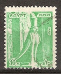 Stamps : Africa : Egypt :  Estatua de Horus.