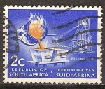 Stamps : Africa : South_Africa :  Pouring gold-Verter el oro.