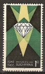 Stamps South Africa -  Quinto Aniv de la República. Pares bilingües. Diamond vert