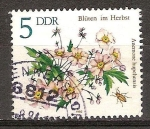 Stamps Germany -  Anemone hupehensis-Flores de Otoño-DDR.
