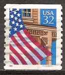 Sellos de America - Estados Unidos -  Bandera sobre Porche.
