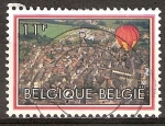 Sellos de Europa - B�lgica -  Bicentenario de los vuelos tripulados. Globo aerostático sobre la ciudad.