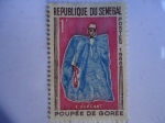 Stamps Africa - Senegal -  La elegante muñeca de la Isla de Gorea ó Gorée