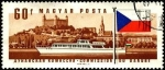 Sellos de Europa - Hungr�a -  Transporte fluvial de pasajeros y castillo Bratislava en Checoslovaquia.