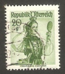 Stamps Austria -  884 - Traje típico de Vorarlberg