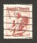 Stamps Austria -  898 - Traje típico de Burgenland