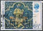 Stamps United Kingdom -  NAVIDAD 1976. TAPICERÍAS MEDIEVALES. LAS VIRGEN Y EL NIÑO, 1272-94. Y&T Nº 813
