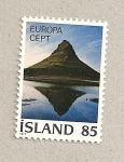 Sellos de Europa - Islandia -  Monte Kirkjufell