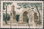 Sellos de Europa - Francia -  TURISMO 1957. SAINT REMY.  LES ANTIQUES. Y&T Nº 1130