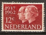 Sellos de Europa - Holanda -  Bodas de plata. La reina Juliana y el príncipe Bernhard.