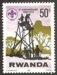 Sellos de Africa - Rwanda -  814 -  X Anivº del escutismo en Rwanda, construcción de un mirador