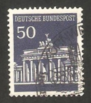 Stamps Germany -  371 - Puerta de Brandebourg en Berlin