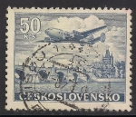 Stamps : Europe : Czechoslovakia :  Avión sobre Charles Bridge, Praga