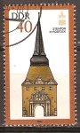 Stamps Germany -  Monumentos y Sitios (ICOMOS)Puerta de piedra en Rostock-DDR.