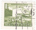 Sellos de Europa - Hungra -  Edificio en Kapkozotthon Ozdon