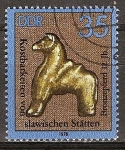 Stamps Germany -  Tesoros de sitios eslavos(Caballo de Bronce del siglo XII)DDR.