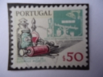 Stamps Portugal -  Sala de Operación Moderna e Instrumentos de cuidados médicos.