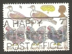 Sellos de Europa - Reino Unido -   830 - Dos palomas y tres gallinas