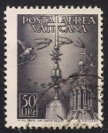 Sellos de Europa - Vaticano -  Aves rodeando la Cruz