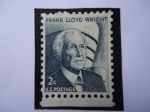 Stamps United States -  Frank Lloyd Wright - al fondo el Museo Guggenheein de Nueva York.
