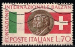 Stamps : Europe : Italy :  Banderas suizas e italianas,  Medalla de Eugenio Balzan y Ángela Lina