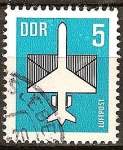 Sellos de Europa - Alemania -  Correo aéreo.Avión y el sobre (las alas son parte de la dotación)DDR.