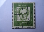 Stamps Germany -  Personajes célebres-Prmio Nobel de Literatura:Gerhart Johann Robert Hauptmann-1862-19454