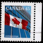 Stamps Canada -  bandera fonde edificio moderno