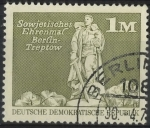 Sellos de Europa - Alemania -  DDR SCOTT_1442 MEMORIAL GUERRA SOVIETICA, TREPTOW, BERLIN