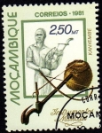 Stamps : Africa : Mozambique :  Instrumentos Musicales: KANYEMBE