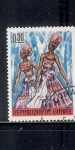 Stamps : Africa : Guinea :  Trajes típicos