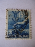 Stamps : Europe : Italy :  Mano Plantando un Olivo - Democracia - Poste Italiane-Serie Básica 1945