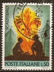 Stamps Italy -  Scouts campamento y el emblema de la asociación.