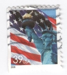 Stamps United States -  Bandera de Estados Unidos y estatua de la libertad