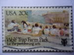 Stamps United States -  Parque de la granja Trampa del Lobo para las Artes escénicas.