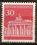 Stamps Germany -  La Puerta de Brandenburgo en Berlín.