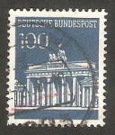 Sellos de Europa - Alemania -  371 A - Puerta de Brandeburgo, en Berlin, con número de control